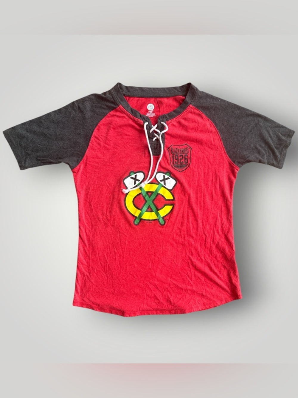 Chicago Blackhawks Lace Up Shirt Womens XL 16/18 NHL Red Raglan Hockey Tee